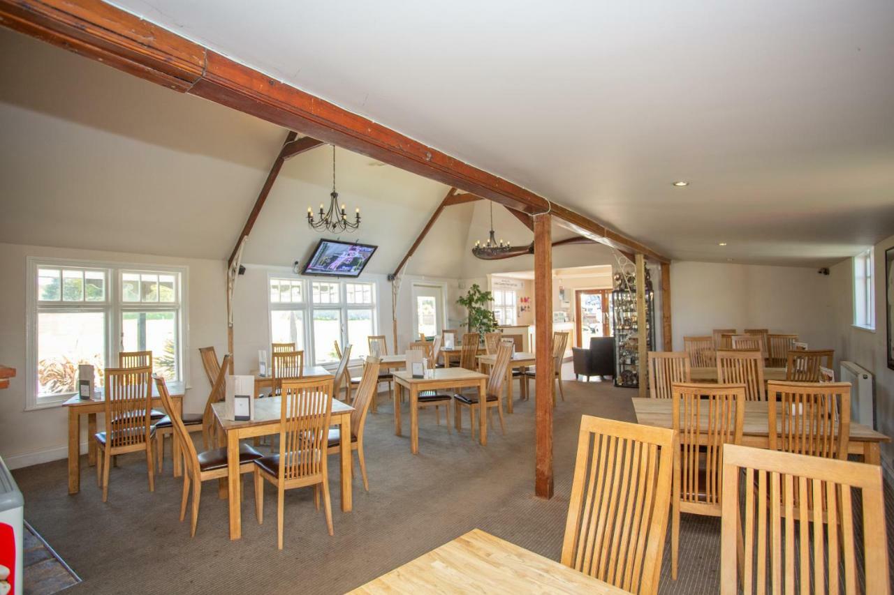 Links Country Park Hotel West Runton Buitenkant foto